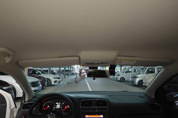 Used Volkswagen Polo 2014 1.6L Automatic Comfort Edition
