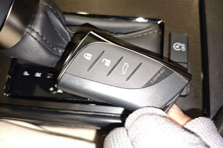 Used Lexus ES 2022 200 Excellence Edition
