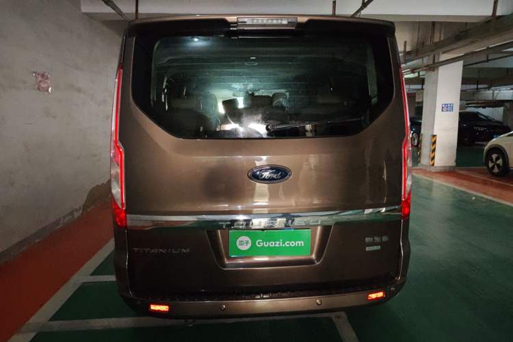 Used Ford Tourneo Custom 2016 2.0T Manual Elite Version Rear