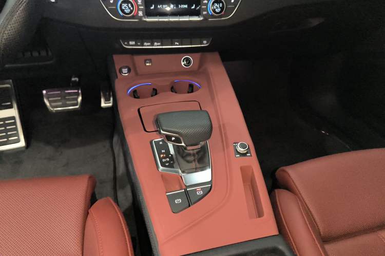 Used Audi A4L 2025 2 Million Units Enjoyment Version 40 TFSI Luxury Dynamic Edition