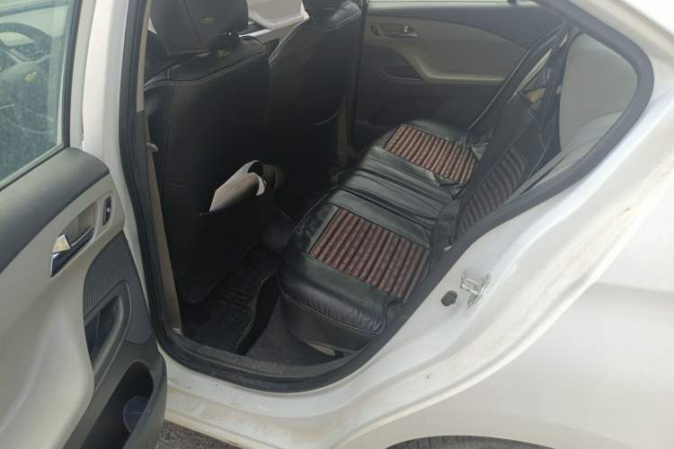 Used Chevrolet Sail 2015 Sail 3 1.5L AMT Happiness Sunroof Edition Left Rear Seat