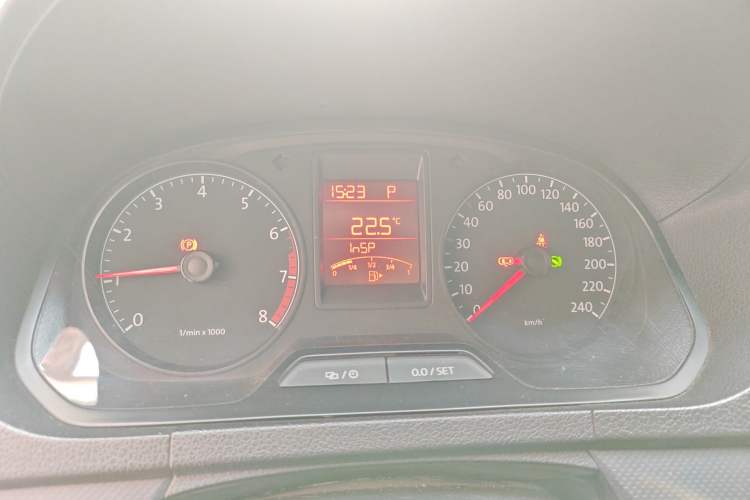 Used Volkswagen Jetta 2015 Value Edition 1.6L Automatic Fashion Version Instrument Cluster