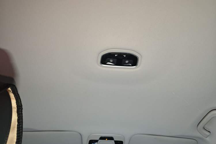 Used Geely Auto Emgrand 2019 Leading Edition 1.5L CVT Luxury Model China VI Standard Headliner