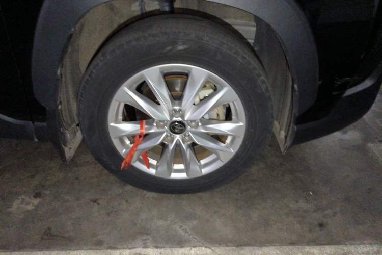 Used Toyota Corolla Cross 2023 Dual-Motor 2.0L Pioneer Edition Right Front Wheel Hub