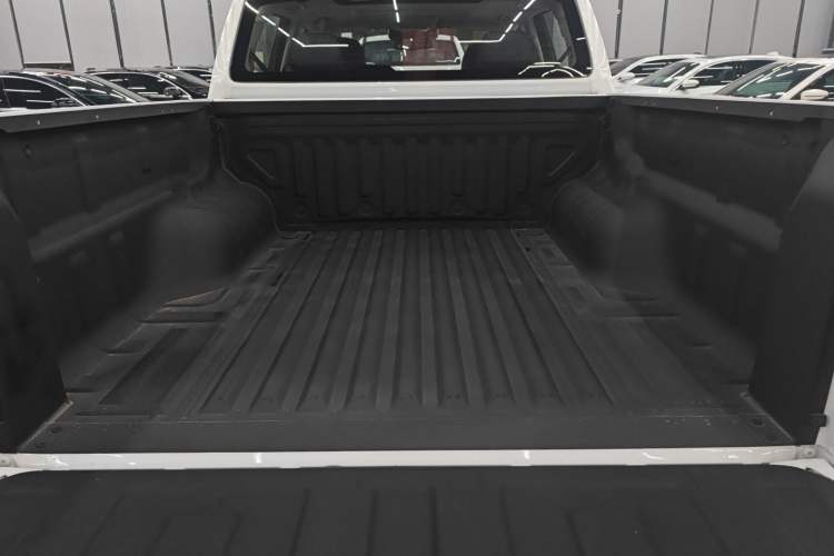 Used Great Wall Poer 2024 2.4T Passenger Version Automatic Diesel 4x4 Comfort Trim