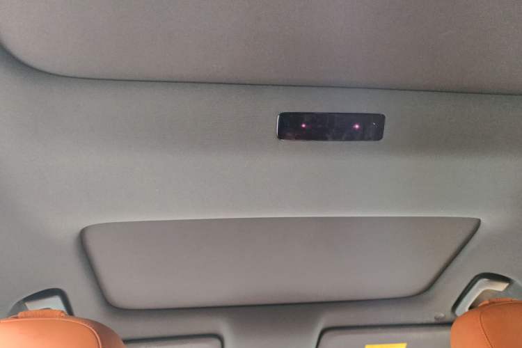 Used Li Auto L8 2023 Pro Model
