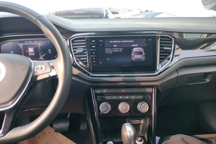 Used Volkswagen T-ROC 2021 280TSI DSG Two-Wheel Drive Comfort Connect Edition
