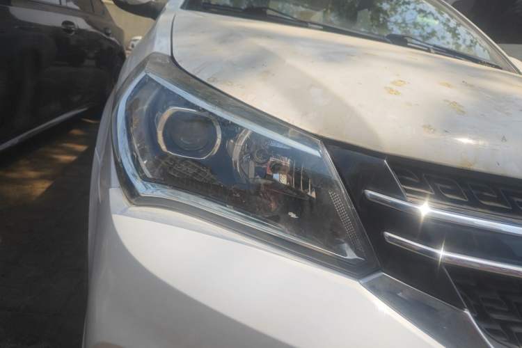 Used Geely Auto Diamond 2016 1.5L Manual Elite Edition Right Front Headlight