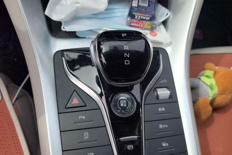 Used BYD Song Pro New Energy 2023 Champion Edition DM-i 71KM Navigation Model Gear Lever