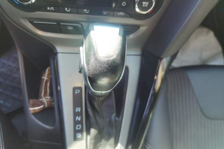 Used Ford Focus 2012 Sedan 1.6L Automatic Fashion Edition