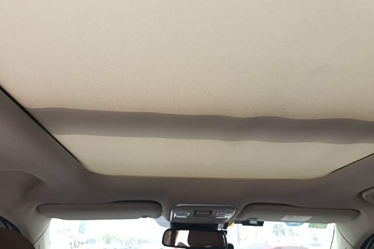 Used Geely Auto Emgrand X7 Sport 2018 1.8TD Automatic Two-Wheel Drive ZhiZun Model with 4G Connectivity Headliner