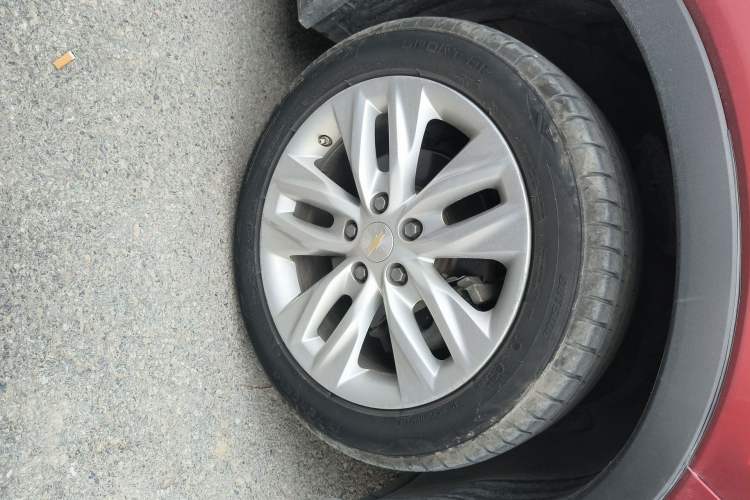 Used Chevrolet Orlando 2018 530T Automatic Luxury Edition (5+2 Model) China V Standard Right Front Wheel Hub