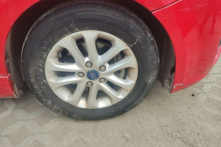 Used Ford Focus 2011 Hatchback 1.8L Automatic Fashion Edition