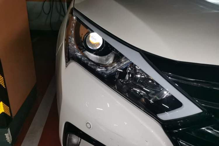 Used BYD Qin New Energy 2018 Qin EV450 Smart Connect Prestige Model
