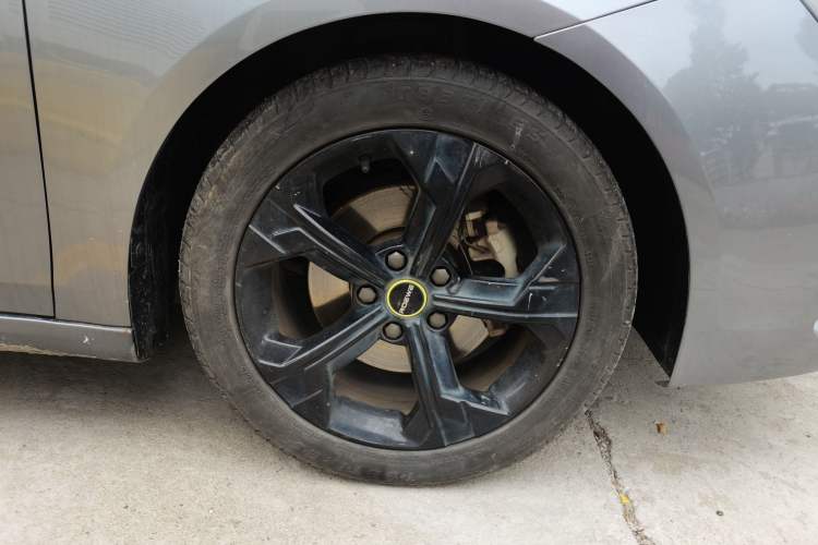 Used Roewe i6 MAX New Energy 2020 1.5T PHEV Cool & Stylish Skyroof Edition Right Front Wheel Hub