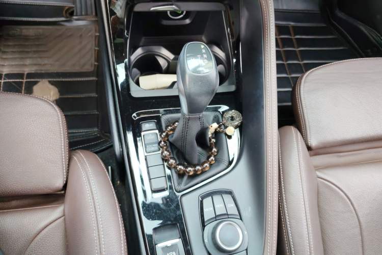 Used BMW X1 2019 sDrive18Li Premium Edition Gear Lever