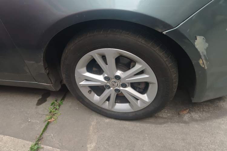 Used MG GT 2015 1.5T Automatic Luxury Edition Right Front Wheel Hub