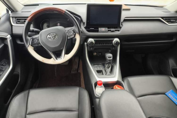 Used Toyota RAV4 2021 2.0L CVT 4x4 Trend Edition
