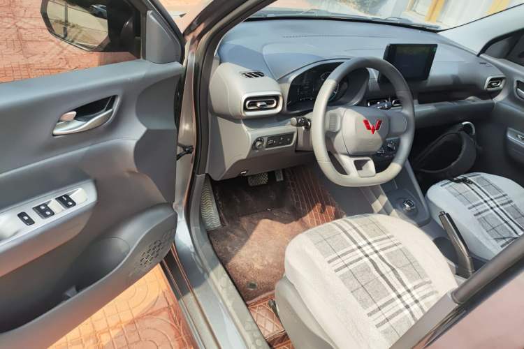 Used Wuling Hongguang New Energy 2025 Extended-Range Hybrid 50KM Comfort Version Driver Seat