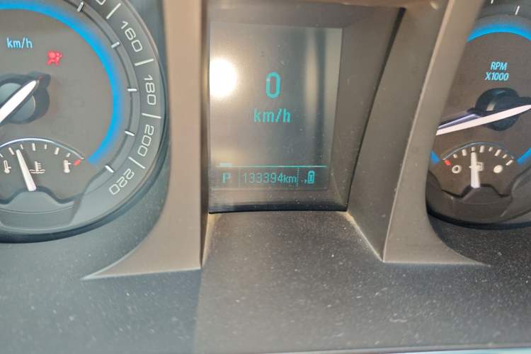 Used Buick GL8 2013 3.0L GT Luxury Business Haoya Edition Odometer Close Up