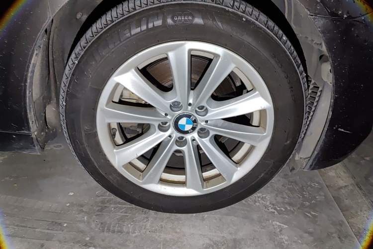 Used BMW 5 Series 2011 523Li Luxury Model
