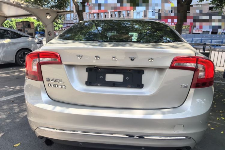 Used Volvo S60 2017 S60L T4 Smart Range Edition
