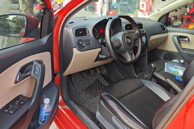 Used Volkswagen Polo 2011 1.4L Manual ZhiShang Edition Driver Seat