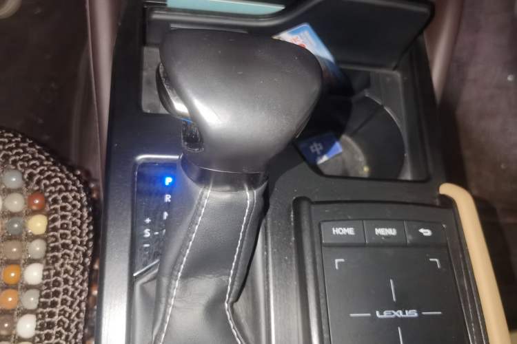 Used Lexus ES 2020 300h Premier Edition