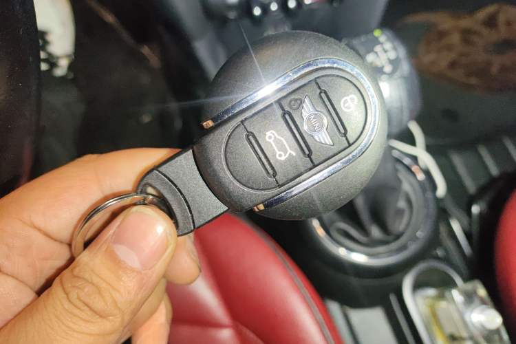 Used MINI 2016 1.2T ONE Pioneer Edition
