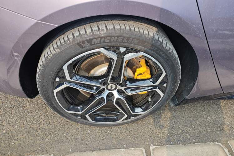 Used Xiaomi Auto SU7 2024 Rear-Drive Long-Range Intelligent Driving Version