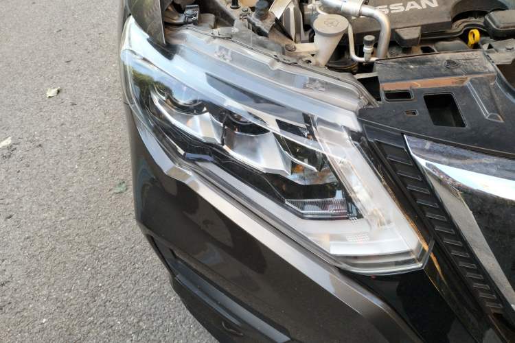 Used Nissan X-Trail 2023 Classic 2.0L Two-Wheel Drive Smart Connect Premium Edition
