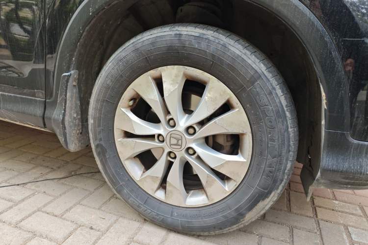 Used Honda CR-V 2013 2.4L two-wheel drive luxury version Right Front Wheel Hub