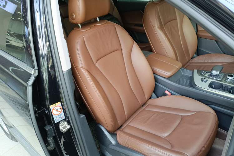 Used Audi Q7 2016 45 TFSI Technology Edition Right Front Seat