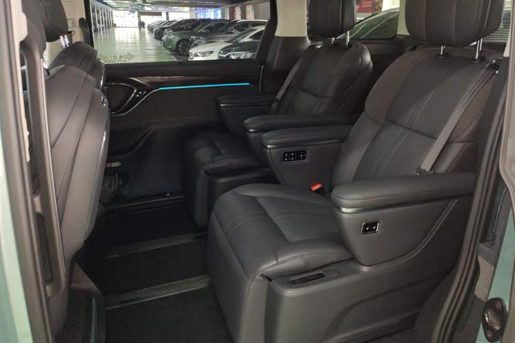 Used SAIC MAXUS Dajia 9 2024 Super Hybrid Ultra-Long Range Forest Edition 7-Seater
