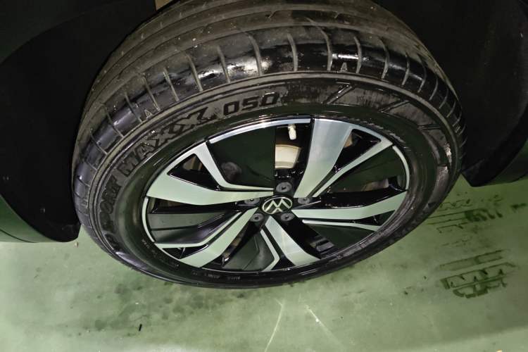 Used Volkswagen Tayron GTE Plug-in Hybrid 2020 1.4T Luxury Model Right Rear Wheel Hub