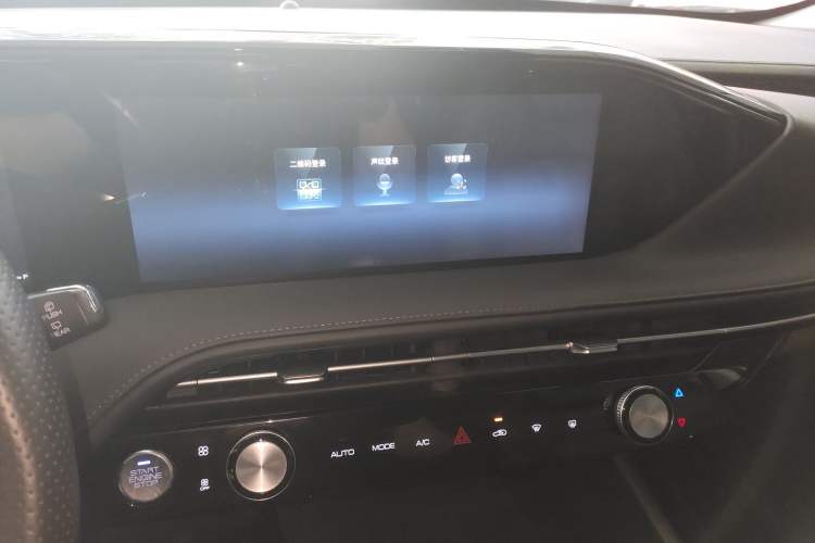 Used Dongfeng Aeolus Huge 2022 Mach Dual-Motor 1.5T MHD Dare-to-Dream Edition Audio And AC Panel