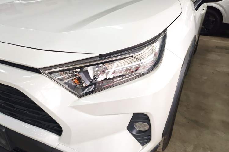 Used Toyota RAV4 2022 2.0L CVT 4x4 Fashion Edition
