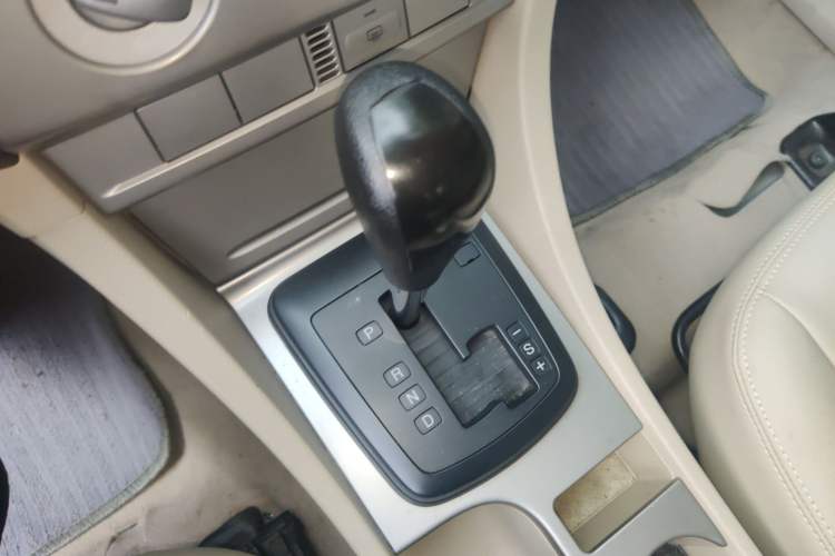 Used Ford Focus 2009 Sedan 1.8L Automatic Fashion Edition Gear Lever