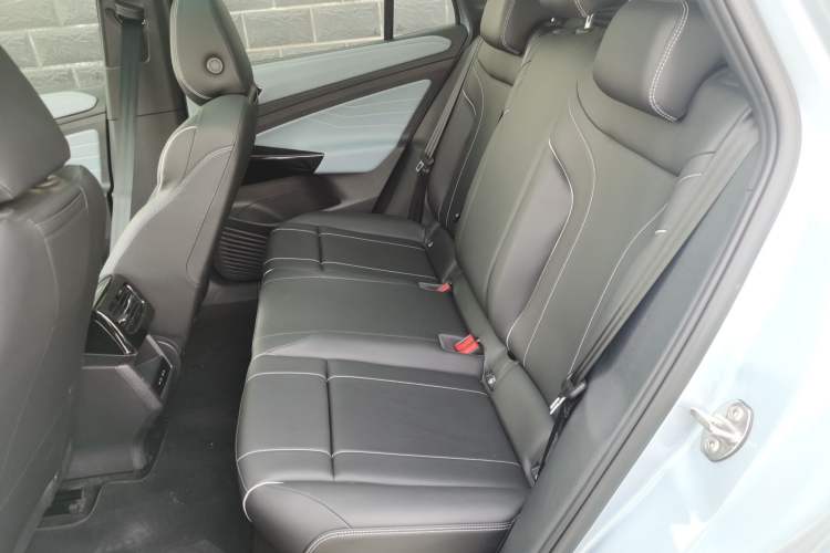 Used Volkswagen ID.4 X 2025 Smart Version Pure & Intelligent Enjoyment Edition
