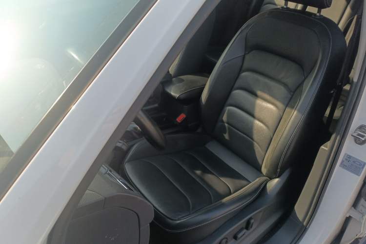 Used Volkswagen Tiguan L 2019 Updated Version 330TSI Automatic Two-Wheel Drive Panoramic Comfort Edition China VI Standard