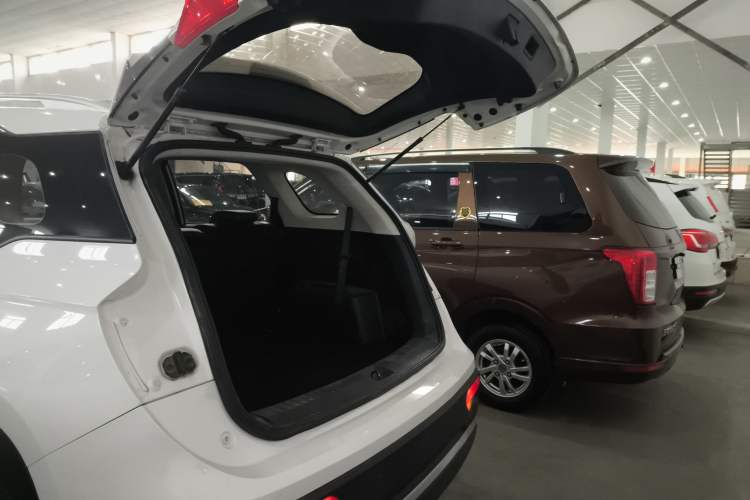 Used Baojun 530 2021 Global Car Anniversary Edition 1.5T CVT Luxury Model 7 Seats