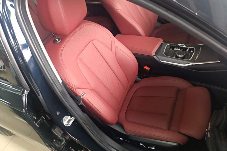 Used BMW i3 2025 eDrive 35 L
