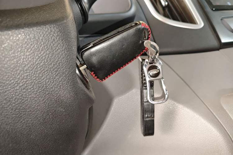 Used JAC Group Sunray 2022 2.0T Fuel-Efficient King PLUS Express Version Middle-Axis 7-Seater HFC4DB3-2E4
