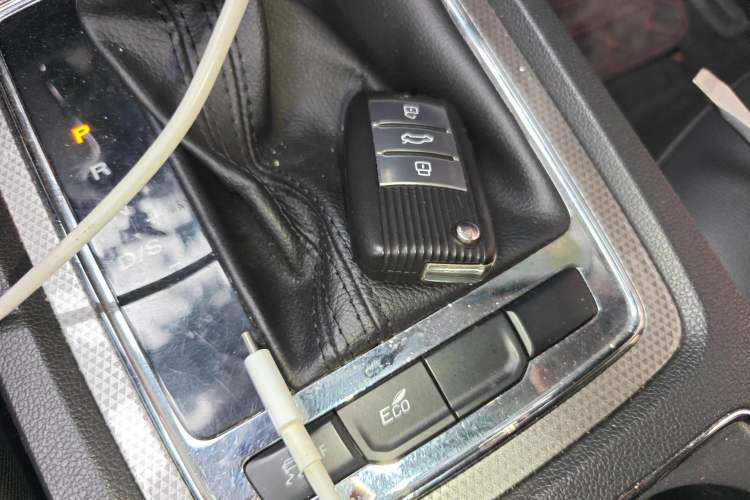 Used Roewe i6 2020 PLUS 1.6L CVT 4G Connected Glory Flagship Edition
