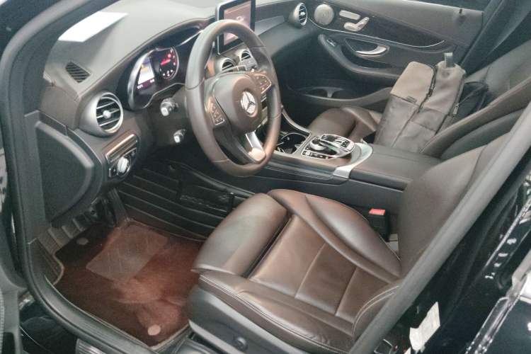 Used Mercedes-Benz GLC 2019 GLC 260 L 4MATIC Dynamic Model