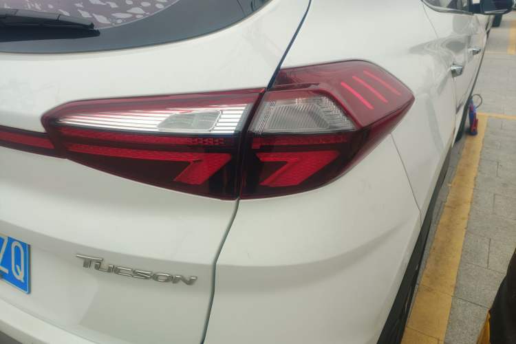 Used Hyundai Tucson 2019 280TGDi Dual-Clutch Two-Wheel Drive Fashion Edition China V Standard
