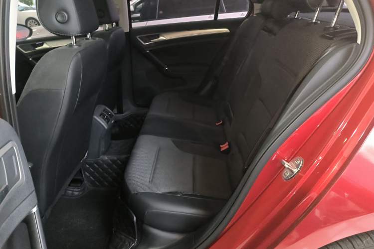 Used Volkswagen Golf 2018 230TSI Automatic Comfort Model
