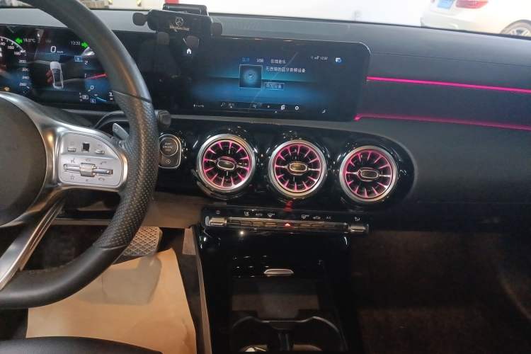 Used Mercedes-Benz A-Class 2022 Restyled A 200 L Sport Sedan Fashion Version Audio And AC Panel