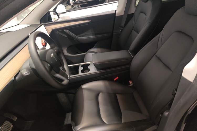 Used Tesla Model Y 2022 Rear-Wheel-Drive Version
