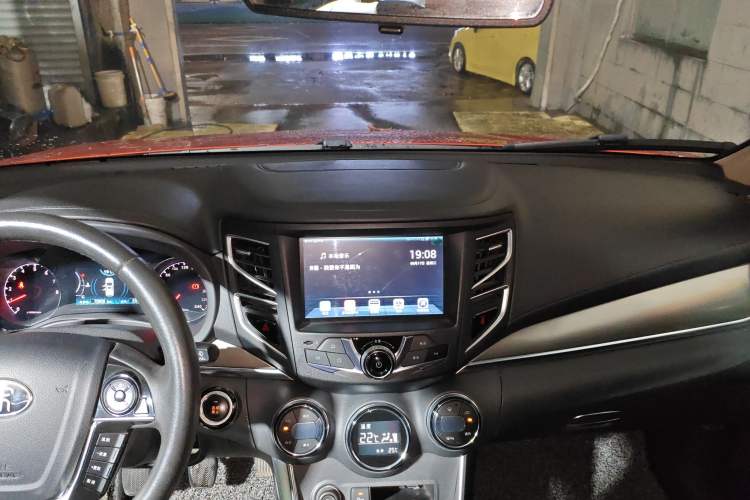 Used BYD Song 2016 GaiShi Edition 1.5TI Manual Elite Model
